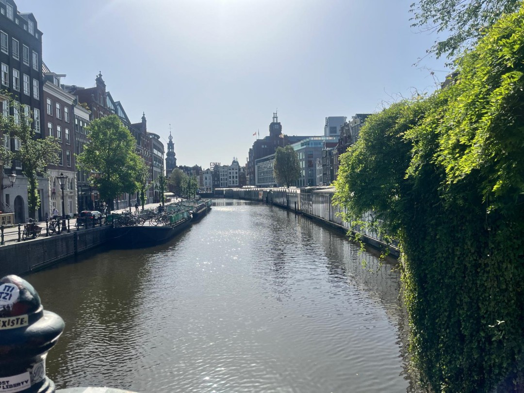 MatthewHarffy's tweet photo. A lovely day with great friends in a sweltering Amsterdam. What more could I ask for? https://t.co/NkUmPM4y1D