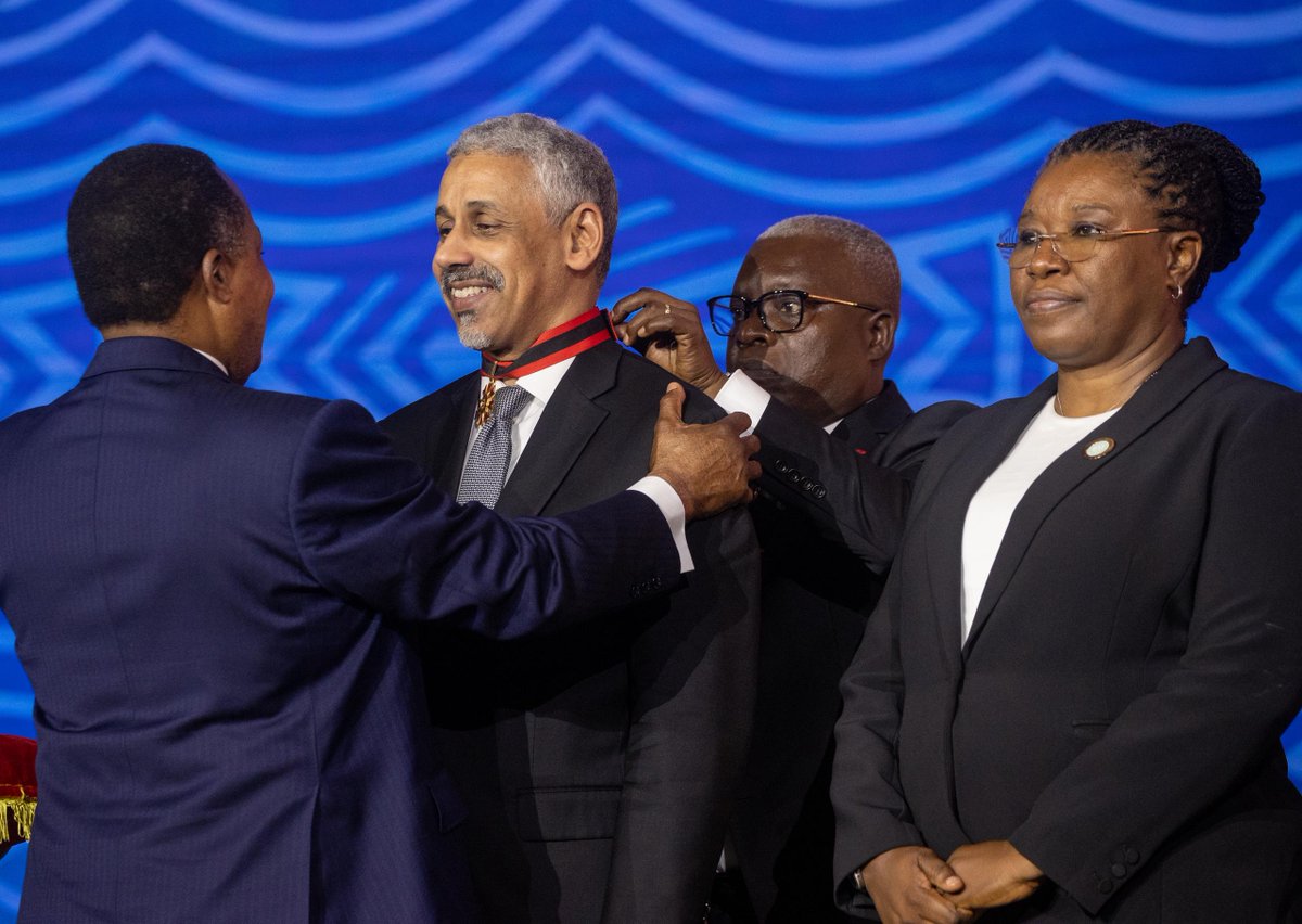 AfDB_Group's tweet photo. Today, President @SassouNGuesso_ of the Republic of #Congo honoured @AfDBPresident, Dr Sidi Ould Tah, with the rank of Commander of the Congolese Order of Merit during #AfDBAM2026 in Brazzaville. 

The distinction recognises his contribution to Africa’s development and regional cooperation.