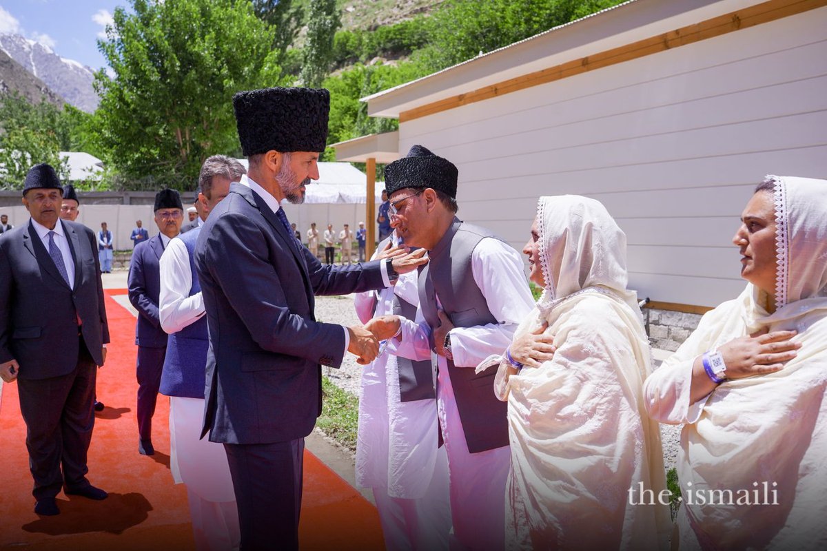 TheIsmaili's tweet photo. Mawlana Hazar Imam travelled yesterday to Lower Chitral where he conducted the final didar of his visit to Northern Pakistan. 

Hazar Imam was welcomed upon his arrival by Zafaruddin Jafar, President of the Ismaili Council for Lower Chitral.

Read more: https://t.co/UtpANwMgXx https://t.co/mvdxacDZ0r