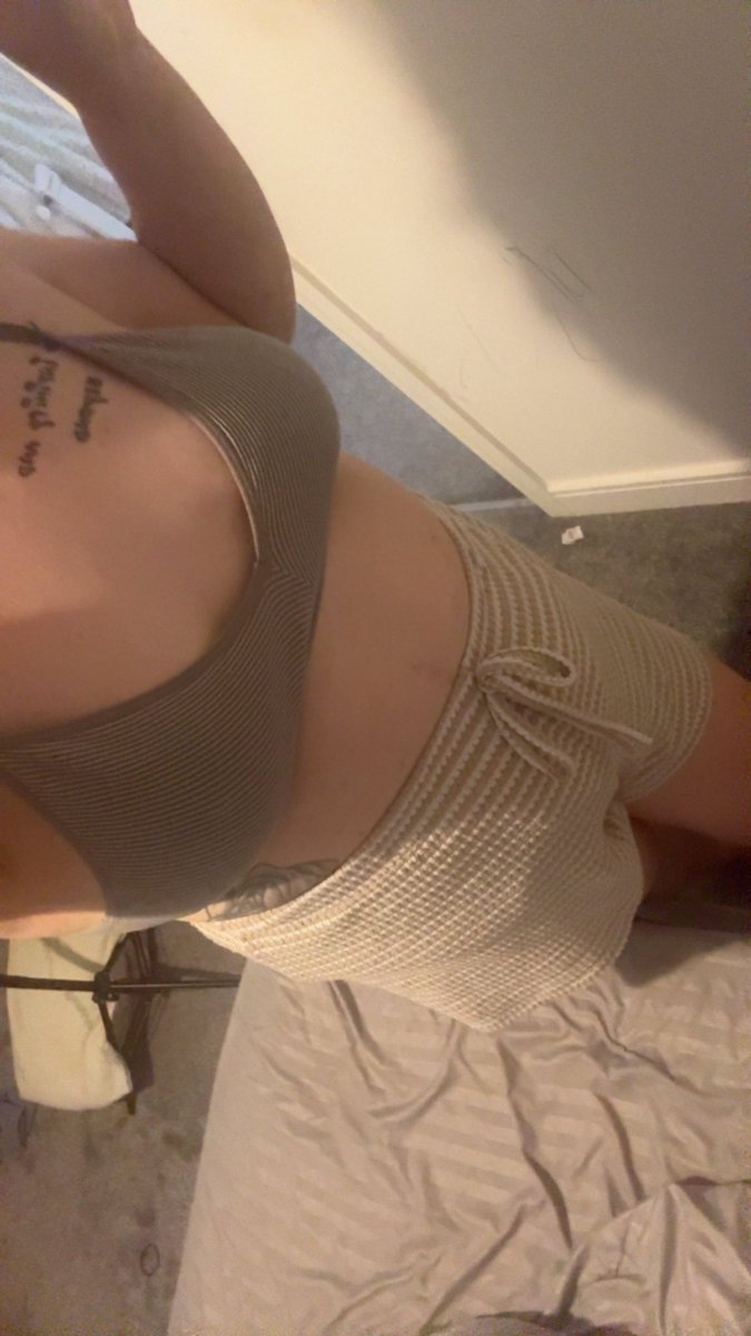 MissLexiUk's tweet photo. The only attire that is suitable in this weather right? 
It’s too hot 🥵😭

Findom Femdom https://t.co/x4qPyZ7XAd