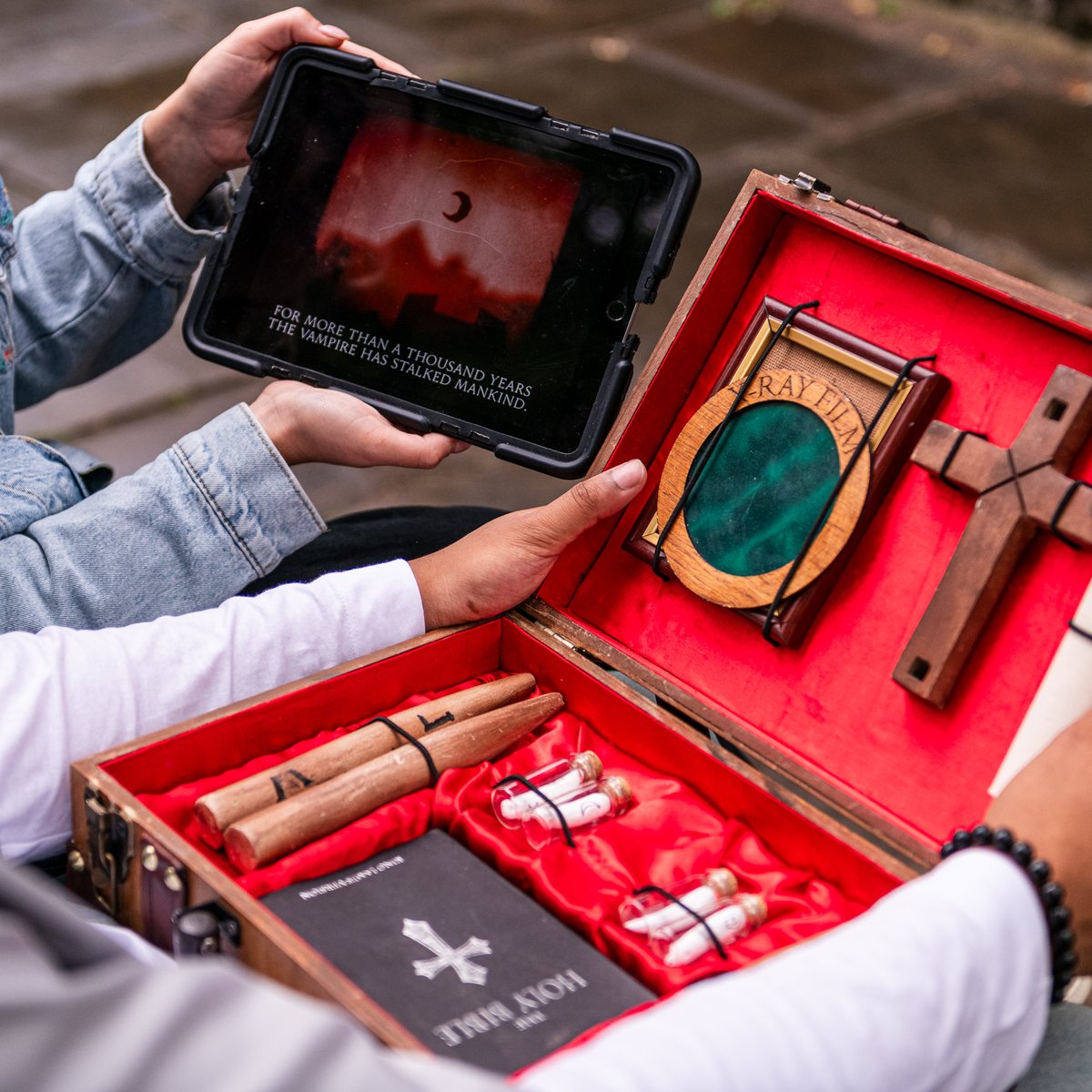EscapeHuntUK's tweet photo. Did you know today is World Vampire Day? 🧛🦇 It’s the perfect time to become a vampire slayer.

From stopping Count Dracula in our immersive escape room to hunting vampires on the streets in Vampire Hunters, the mission begins now. https://t.co/90957sjeUt