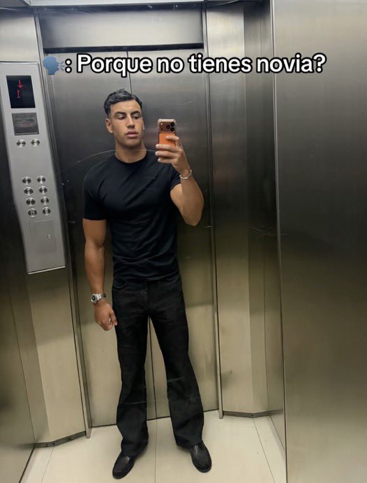 alex tweet media