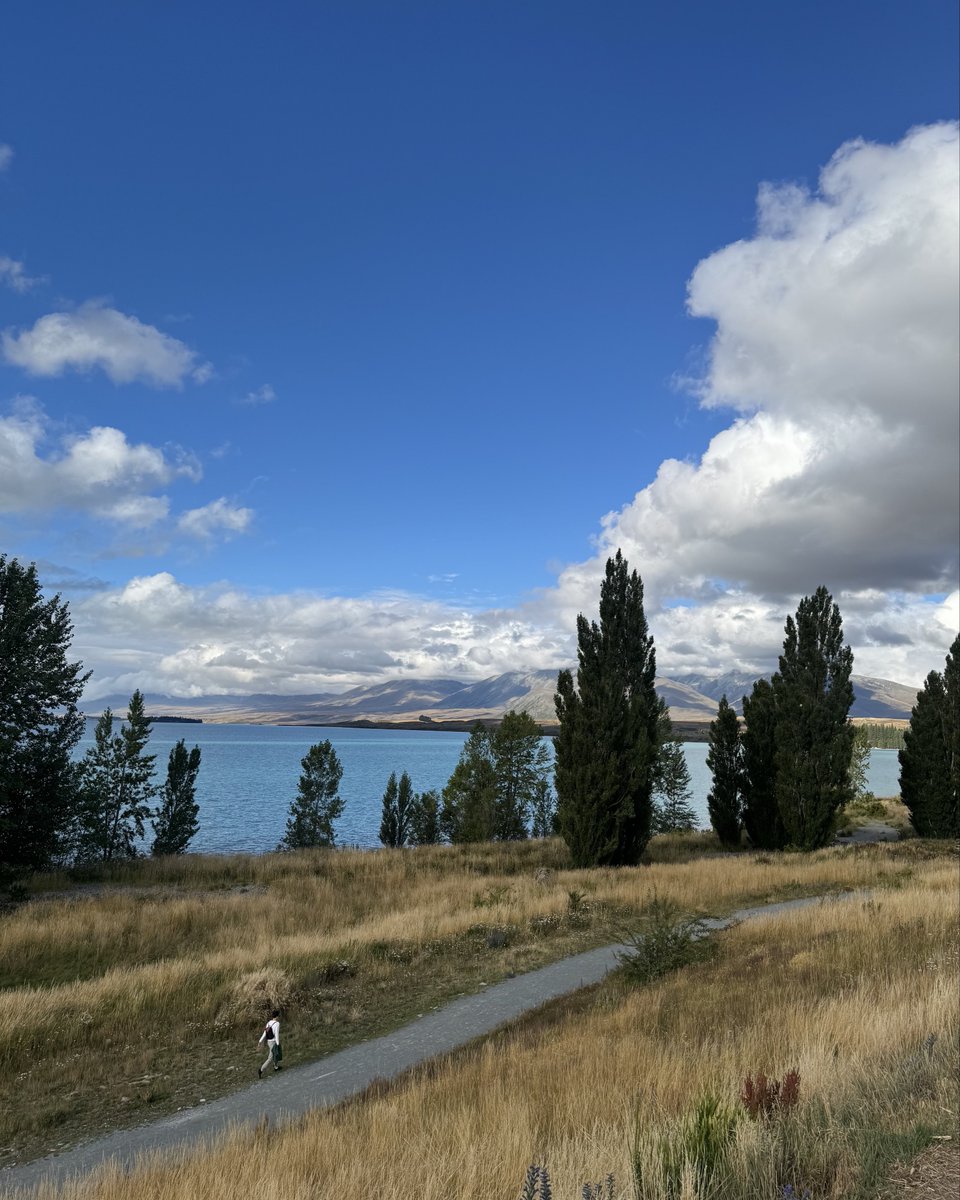 glowskinsoon's tweet photo. foto ngasal dan random stop dimana aja tapi kamu di new zealand.

depan balkon tbtb dpt aurora juga bisa. https://t.co/knX4DpeoLy