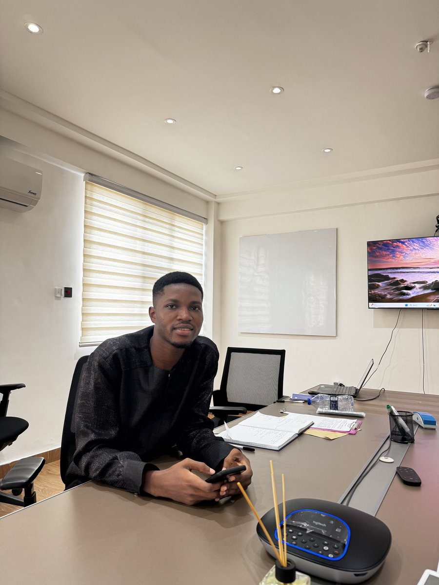 PaaParry's tweet photo. I am a passionate creative professional specializing in graphic design, social media marketing, influencer engagement, and content creation. Call or WhatsApp &amp; me now: 0273931357
#graphicdesign #contentcreator #influencerh https://t.co/EtZdXD153d