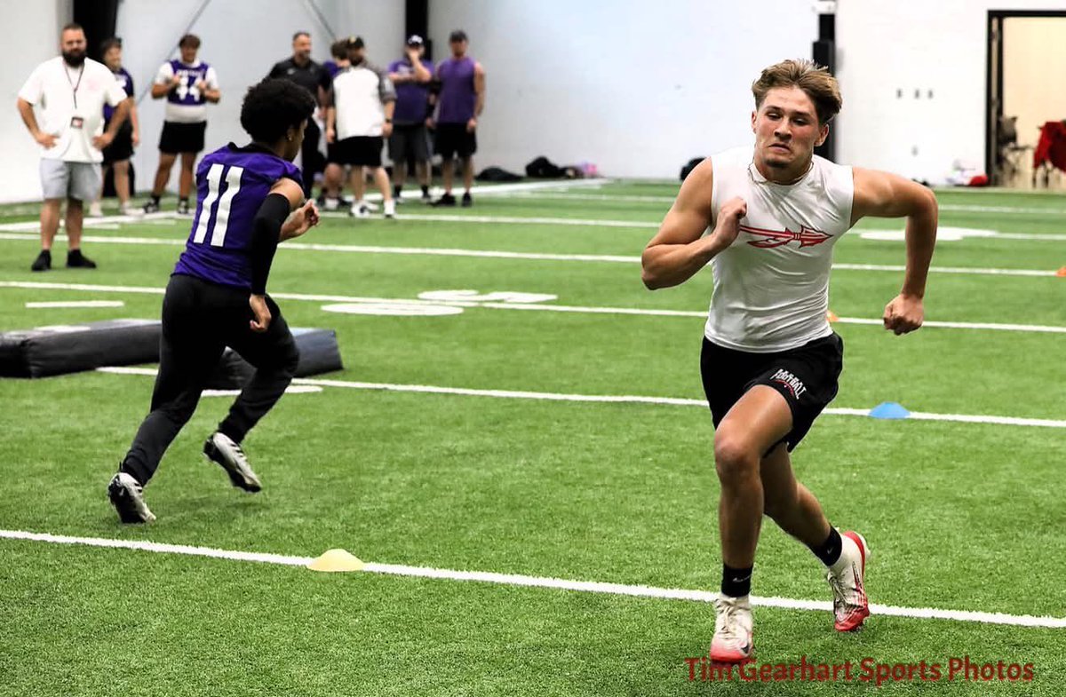 CMoore_121's tweet photo. Conner Moore | C,O 2029
Safety/ATH | Rock Hill (Ohio)
Summer stats 
Wt-175 /ht 6ft
Bench - 210
Clean - 215
Squat - 350
40 yard dash 4.89
@CoachFarley15 @Coach_GroveZ @JordanM_099 @CoachJackson7 @RHredmen_FB @jamesho63422539 https://t.co/VXkARXBit2