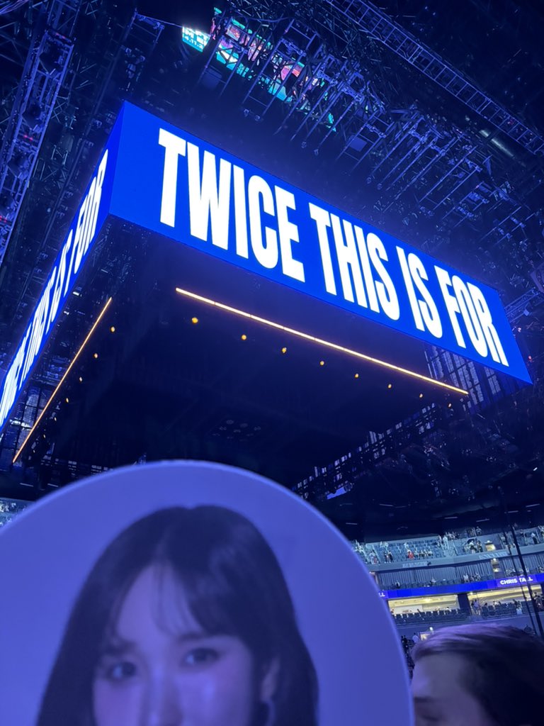 Eternal443's tweet photo. @chaengswifee Ptn t’es trop bien mise https://t.co/JIBJUxnIWQ