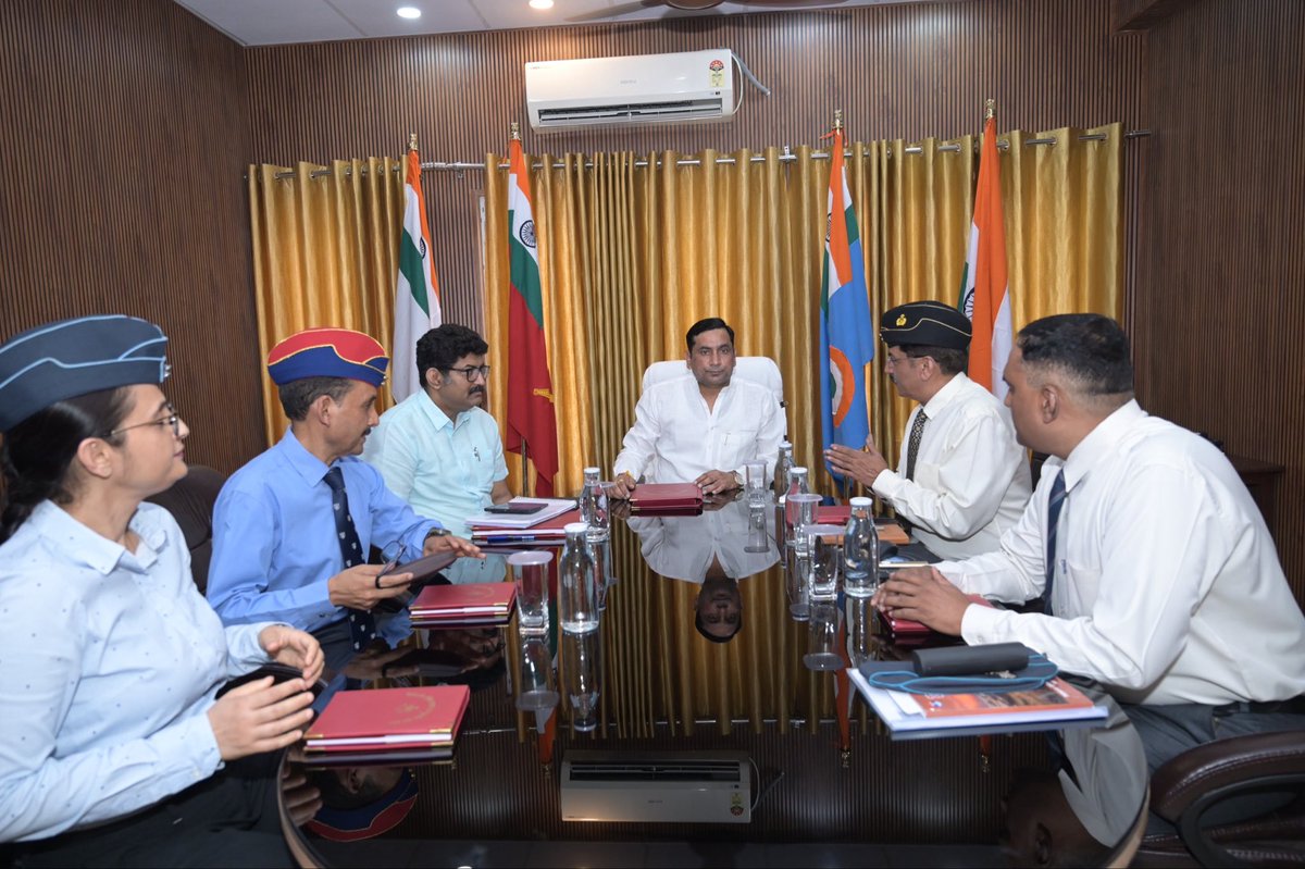AtulKummarr's tweet photo. Meaningful discussions, insightful deliberations, and a shared commitment towards service, welfare, and institutional excellence marked the day.

Had the privilege of interacting with Dr. Somendra Tomar, Hon’ble Minister of State (Independent Charge), Uttar Pradesh and discussing a wide spectrum of issues concerning welfare, rehabilitation, and future-oriented initiatives impacting more than five lakh veterans and their families across the state.

Deeply encouraged by the Hon’ble Minister’s clarity of vision, enthusiasm, and proactive approach towards strengthening welfare mechanisms and creating greater opportunities, dignity, and support structures for the Ex-Servicemen fraternity. The commitment and energy reflected during the interactions inspire confidence that the path ahead will be marked by renewed purpose and meaningful progress.

@KSBSectt @myogioffice @DrSomendraToma1 @sainikkalyanup @UPGovt @SpokespersonMoD @adgpi @GovernorofUp @DIAV20 @secyesw @SethSanjayMP