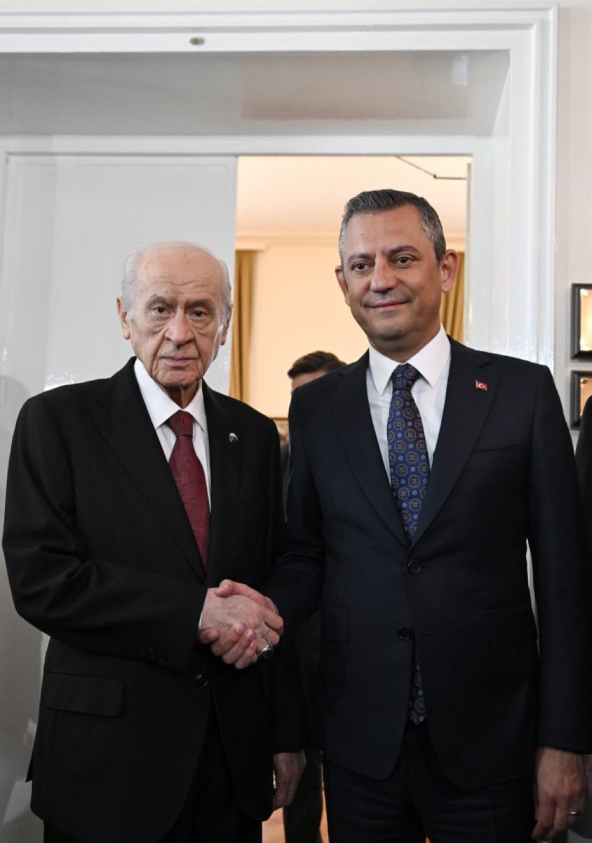 mediattick's tweet photo. Devlet Bahçeli ilk bayram tebriği telefonunu CHP lideri Özgür Özel'e açtı. Bahçeli, Özel'i arayarak Kurban Bayramı'nı tebrik etti. https://t.co/HKUORElAOb