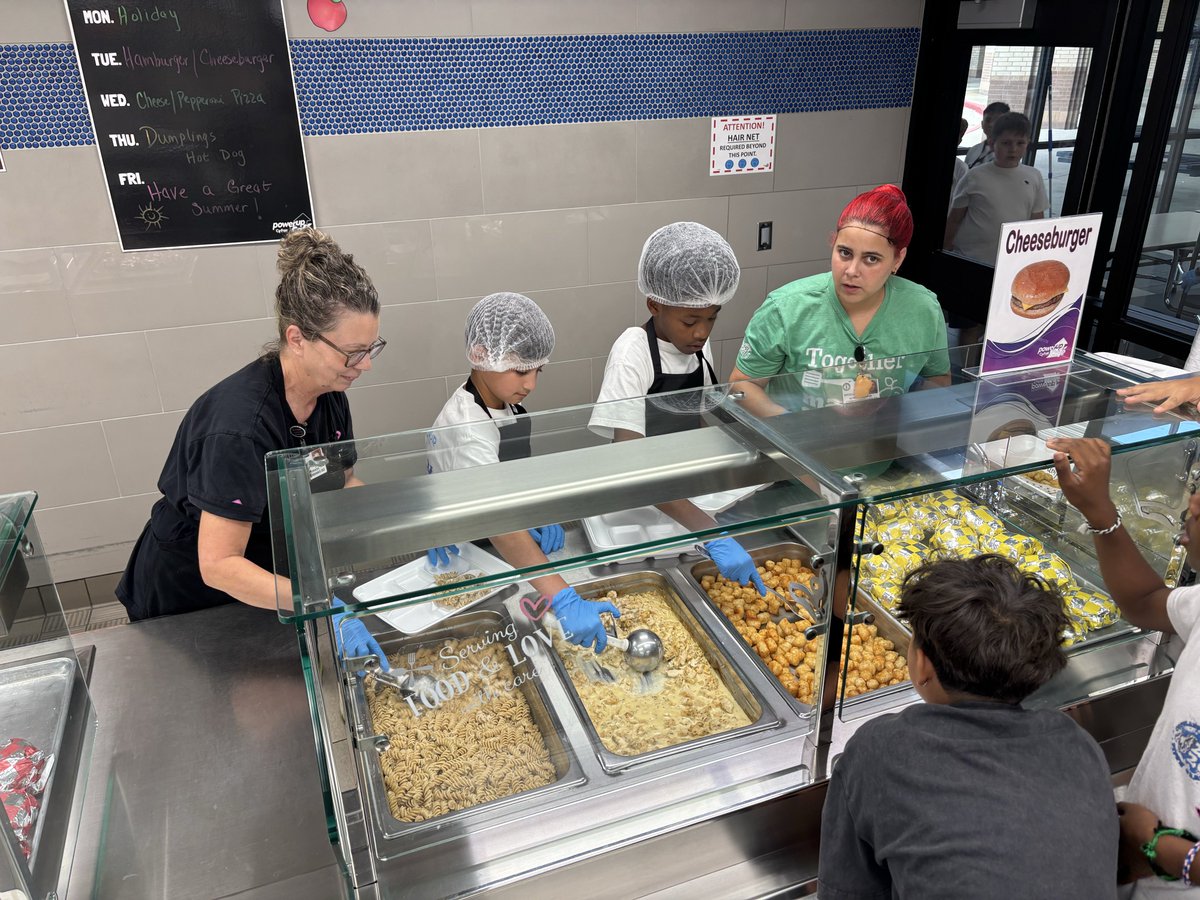 PowerUpCafe's tweet photo. Culminating event for the @CopelandCFISD student cafeteria advisory committee! They served their special Chicken Alfredo menu to their 5th peers for lunch today! https://t.co/HsmTvFzkk4