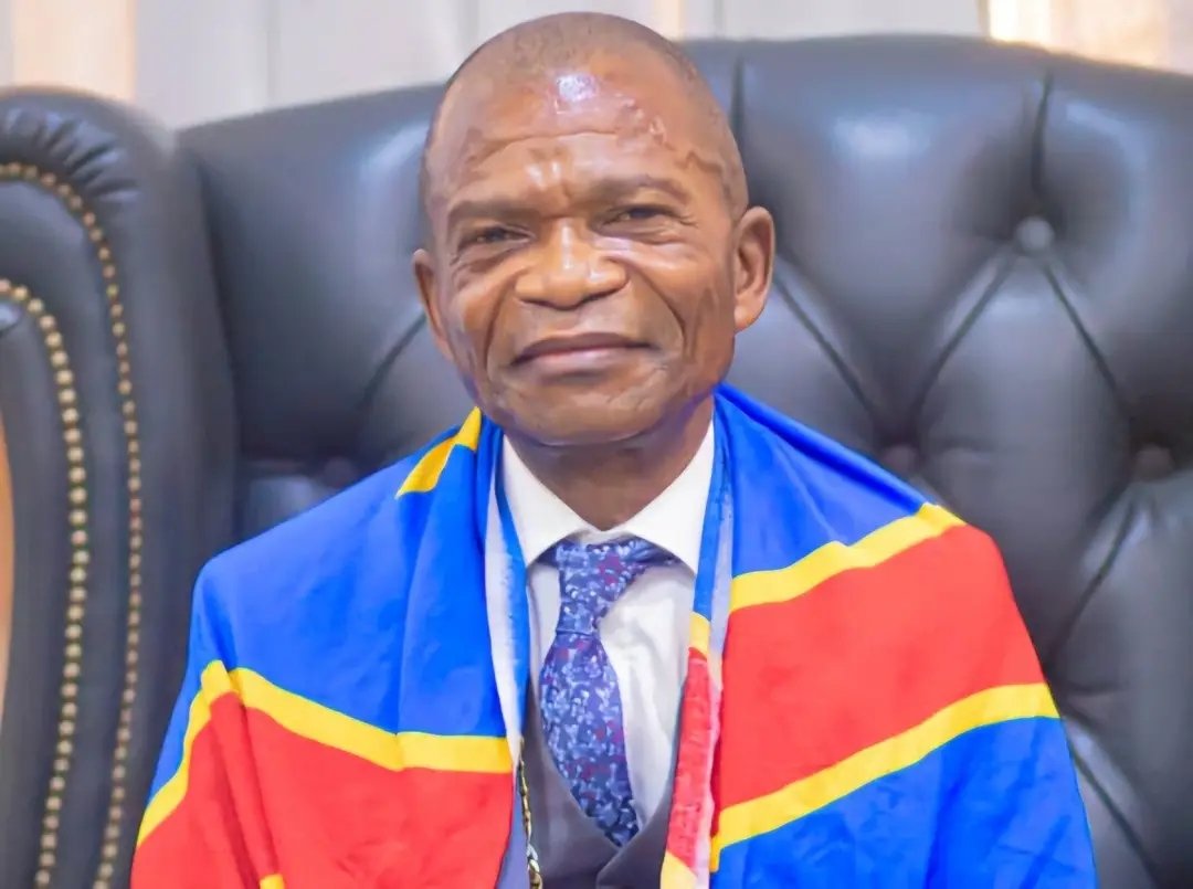 Vanmutoka01's tweet photo. 🟥🇨🇩RDC : Quand vous serez devant Dieu, pensez-vous qu'il vous demandera combien de fidèles vous avez mobilisés pour le changement de la Constitution, ou combien d'âmes vous avez conduites à lui ?

Ejiba Yamapia : "Dieu demandera : as-tu fait ma volonté ?"🟥🇨🇩 https://t.co/M6mdJZVoMG