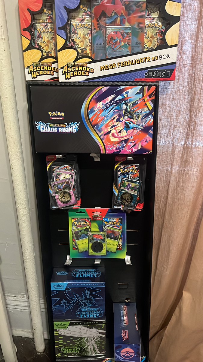 extracheddaa's tweet photo. Pokémon collection is growing https://t.co/1v6648rQko