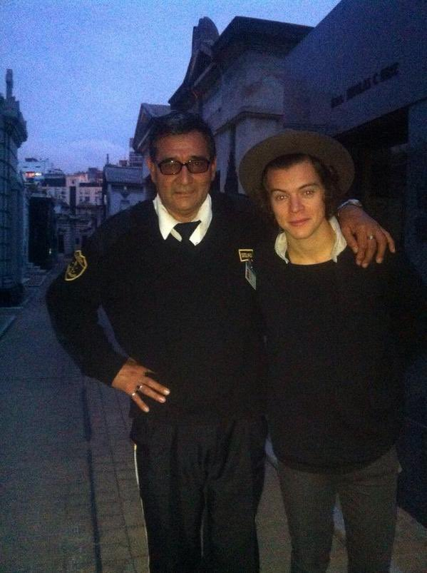 milialderete_'s tweet photo. por eso harry es mi favorito 🫡 https://t.co/kmjlwrRtUc