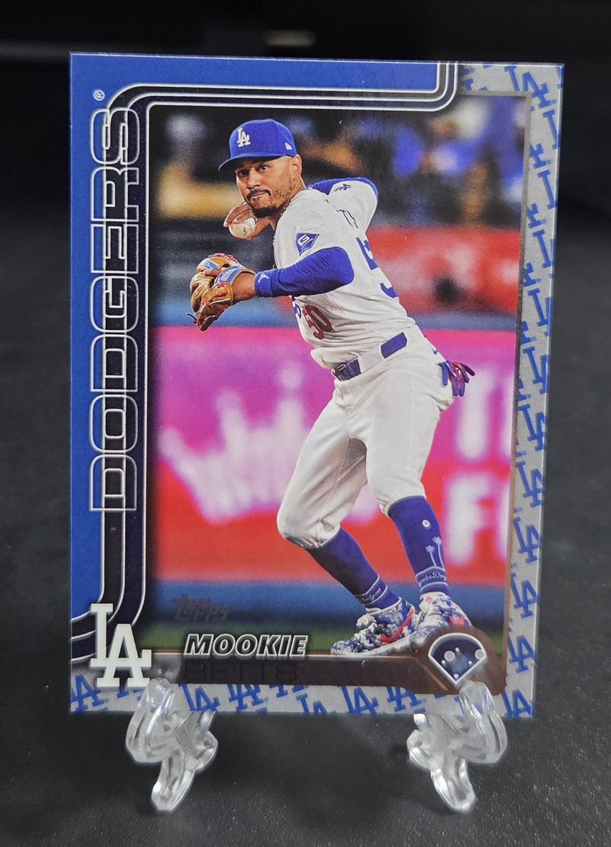 SoCalCollectibles05 tweet media