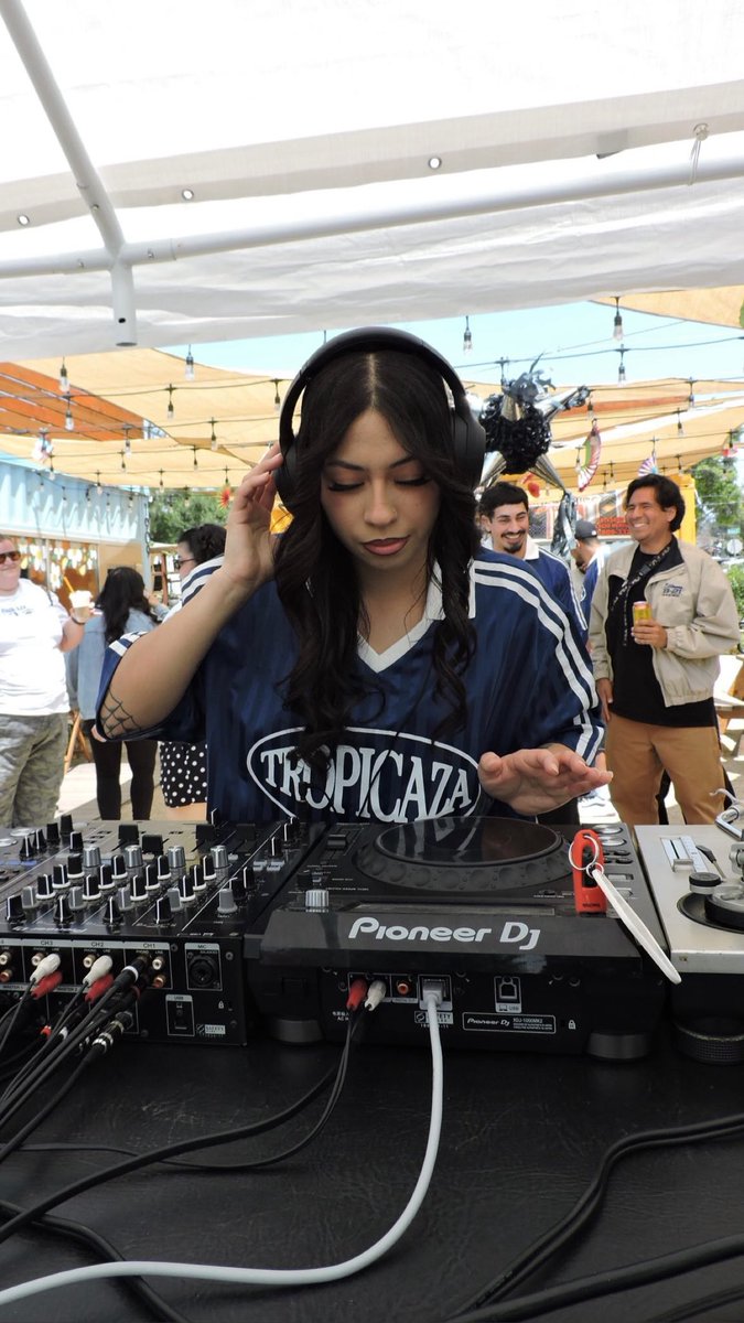 playboydi0r's tweet photo. my tropicaza debut on sunday 🥹💙🫧 this was a big one for me &amp; im super grateful to have been a part of their 5 year anniversary party<3 thank you @Tropicaza_oc ✨🖤 https://t.co/Uv09L6mlYJ