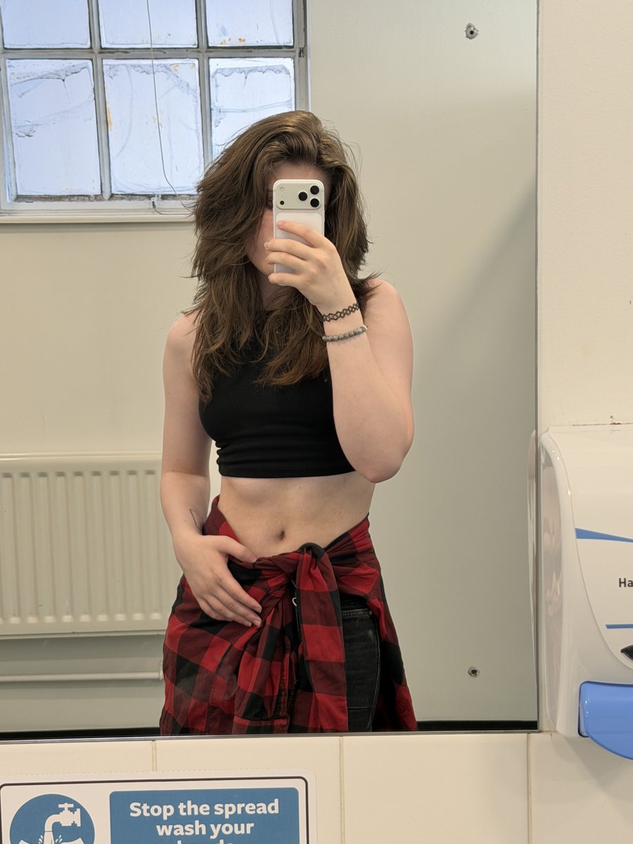 maeve ~ tweet media