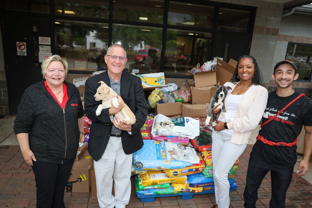 RLMSgators's tweet photo. Our Together-for-2 Committee led an effort to collect donations for the Spartanburg Humane Society. Through the incredible generosity of our entire D2 Family, hundreds of pounds of food and other supplies were collected.  Visit our Facebook page to read more. https://t.co/50e1eQEYDE
