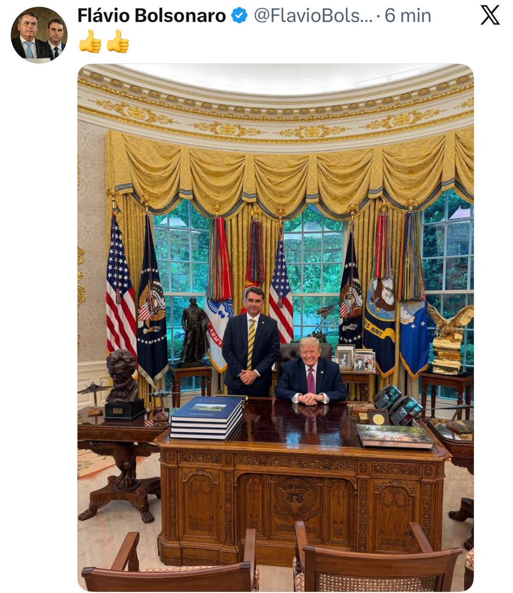 AnnaMonteiroAn1's tweet photo. 🌩

😂😂😂😂😂😂😂

Chora jumentada 😂

Depois de dias tentando ridicularizar, desacreditar e espalhar que o encontro jamais aconteceria, Flávio Bolsonaro e Eduardo Bolsonaro estiveram hoje na Casa Branca com Donald Trump.

Os mesmos "especialistas" que juravam que tudo era blefe agora fingem normalidade depois de quebrarem a cara em público.