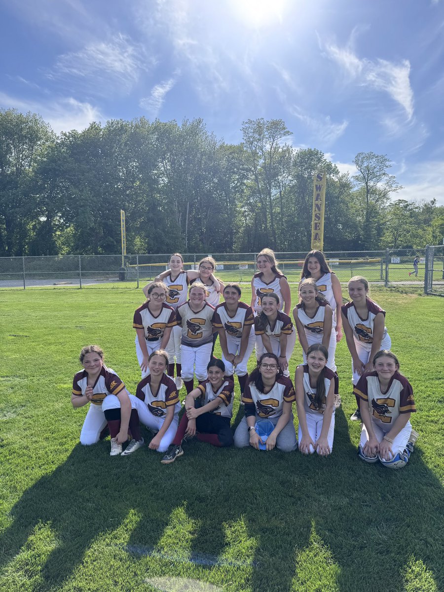 CoachRobertsPE's tweet photo. Girls fell short after a late last inning rally today— proud coaches for the improvement today! @KacMartel https://t.co/kR6aUTdos0