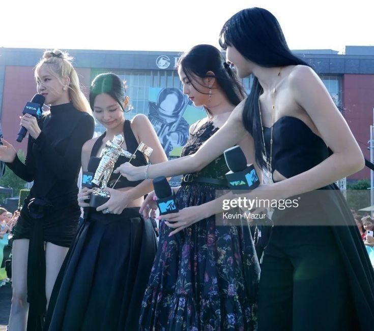 It Girl Katy 🧛♀️🍋🟩 tweet media