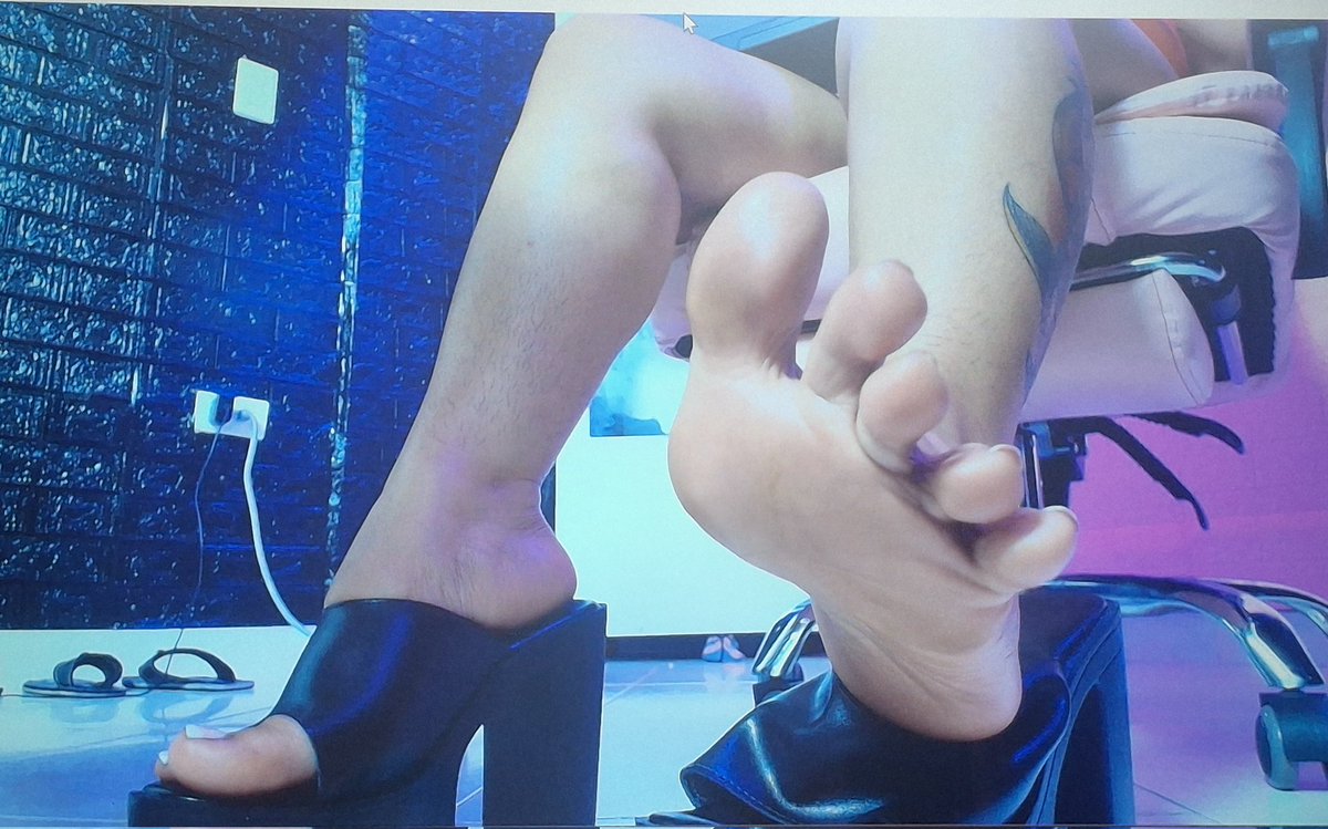 Rossetta_1's tweet photo. #feetfetısh #feetworshi̇p #toelove https://t.co/4VnDtobHsM