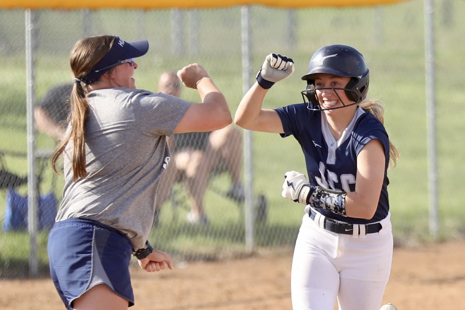 PilotSports's tweet photo. Bailey Finck crushes a three-run home run with two outs in the top of the third inning.
JCC leads MACA 4-1. https://t.co/nrA3QUNPuL