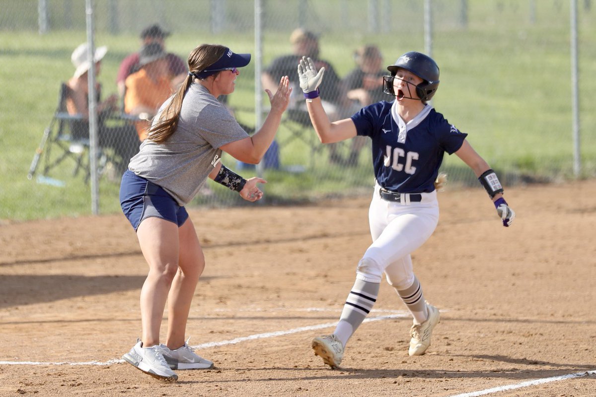 PilotSports's tweet photo. Bailey Finck crushes a three-run home run with two outs in the top of the third inning.
JCC leads MACA 4-1. https://t.co/nrA3QUNPuL
