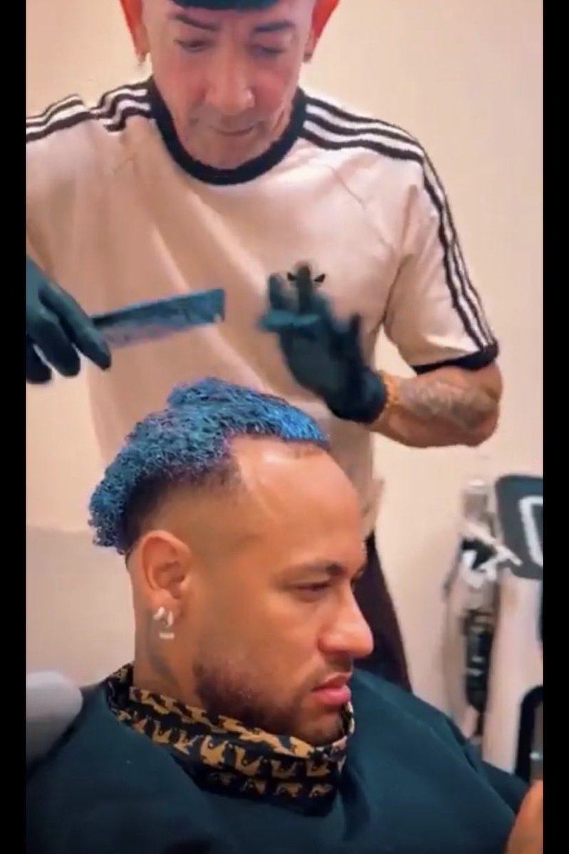 ZEE_06ll's tweet photo. Wlat 3andi jebha d neymar https://t.co/PxLEg7WVGt