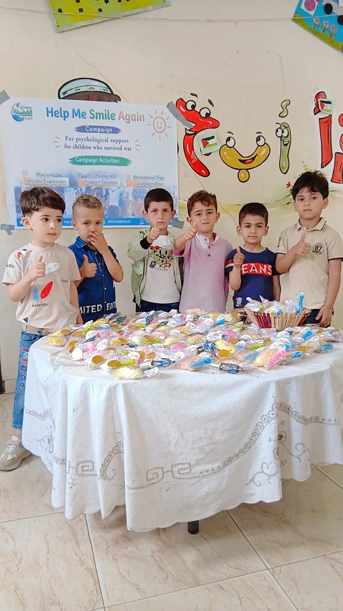 ALfdeela_Gaza's tweet photo. Even through the pain of destroyed homes and the loss of innocent lives, we still try to bring a small smile back to children’s faces. 🍬💔
As part of the #HelpMeSmileAgain campaign, sweets were distributed to children in #Gaza
Support us: https://t.co/RtbG4La40N https://t.co/m5KqxLYIGk