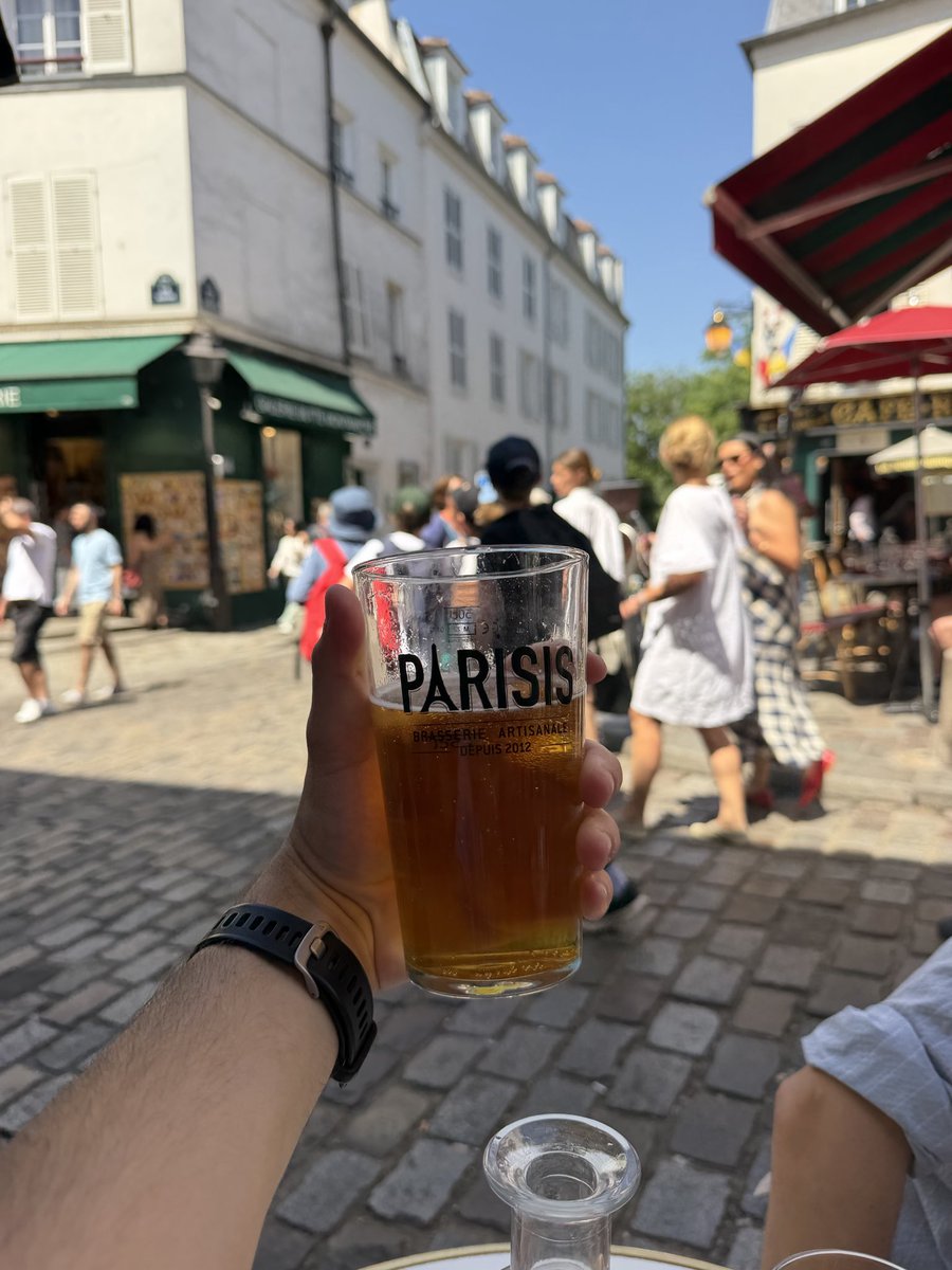 brettdavid21's tweet photo. Hard to beat a free beer #mommysmoney #brokeass https://t.co/AGB7zCOMZm