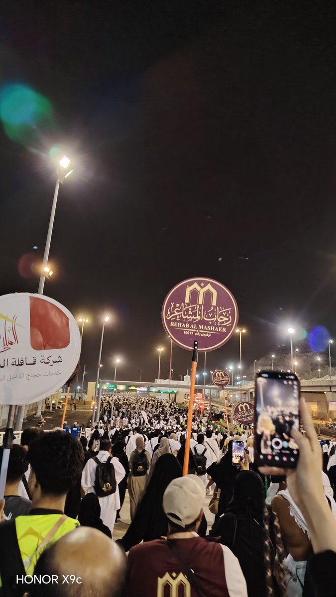 salomafathy's tweet photo. لبيك اللهم لبيك لبيك لا شريك لك لبيك إن الحمد والنعمة لك الملك لا شريك لك
@rehabalmashaer
رمى الجمرات https://t.co/7L8pDV2Plj