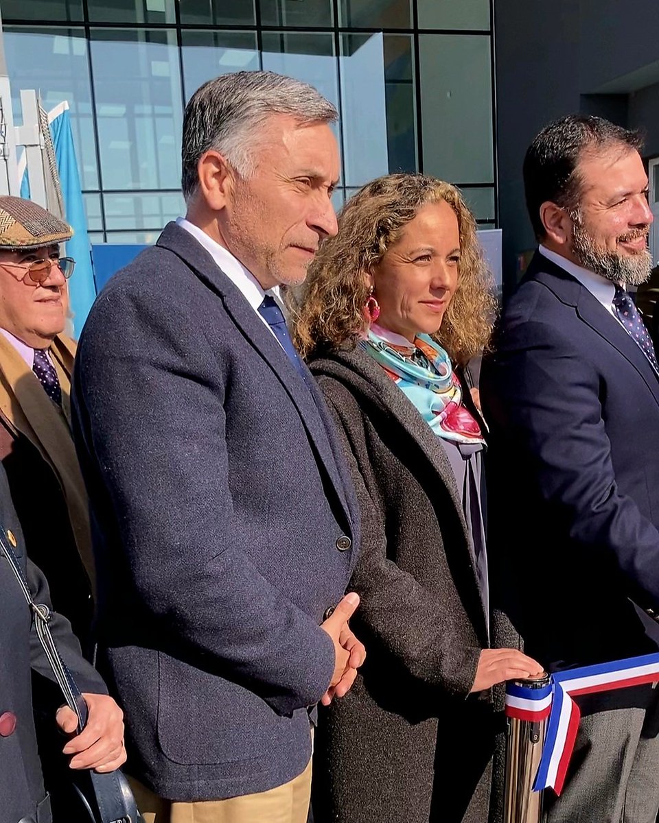 CristianVialM's tweet photo. Hoy tuvimos la alegría de acompañar a la comunidad, al Delegado Presidencial y al Gobernador en la inauguración del nuevo CESFAM Óscar Bonilla.

​Esta es una respuesta concreta, digna y moderna para las necesidades de salud de miles de familias de la comuna 🇨🇱  
​#Linares #Salud https://t.co/tnqrWgfE4k