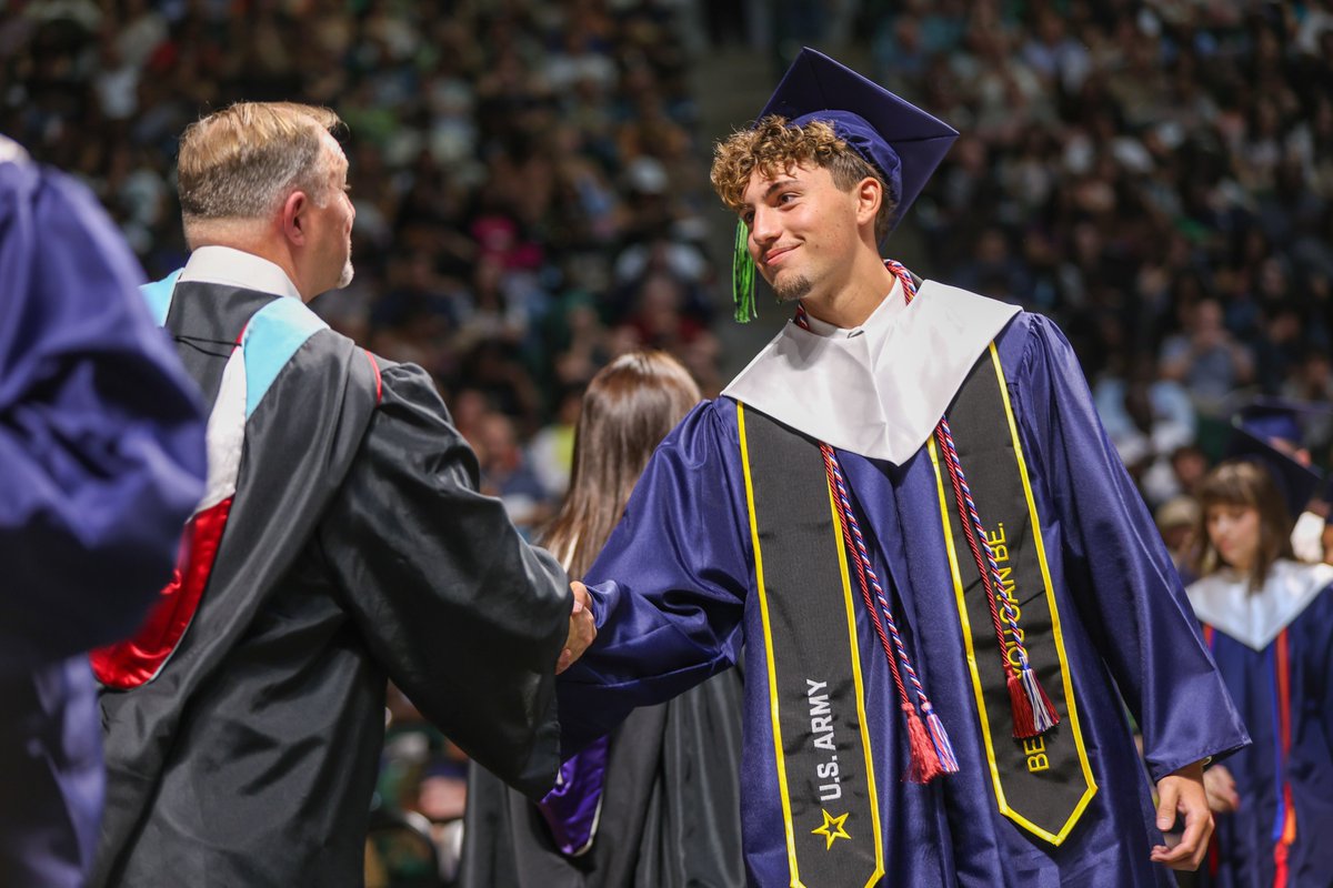 NorthwestISD's tweet photo. Way to go, Eagles! Congratulations to the @vr_eatonhs Class of 2026! 🎓🎉

📸More graduation photos: https://t.co/QysBLIuNyl https://t.co/bPJFpNIbyO