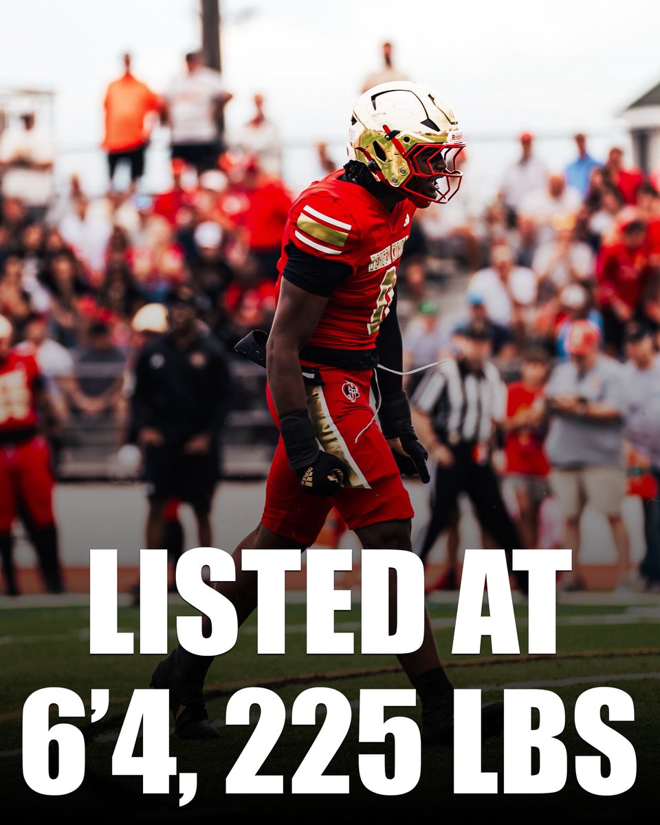 CfbRalb's tweet photo. BREAKING: ELITE FOUR-STAR (‘27) EDGE Jackson Vaughn is committing to play for @ndfootball, he tells me for @247sports.
-
Vaughn attends Bergen Catholic HS in NJ. He is the #15 EDGE in the nation and chose the Irish over schools like Miami, South Carolina, and LSU. He recesses up and will join 
-
Welcome Jackson home Irish fans! ☘️