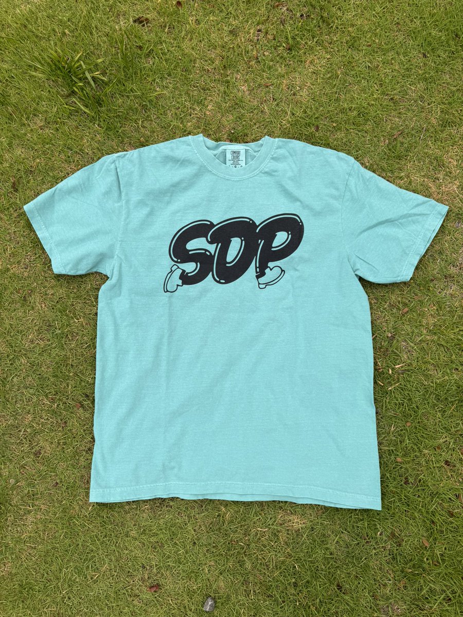 yallrocksick's tweet photo. 今日ドラクエの日なのにSDPのTシャツ着てきてしまって困ってしまってなんつって。 https://t.co/zUAIN2TJ4r