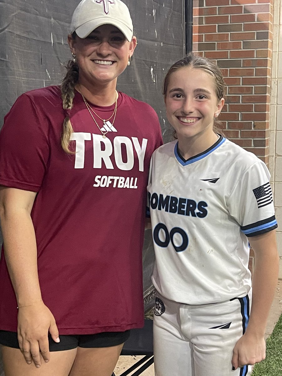 LynnleyHajec00's tweet photo. I can’t thank Coach Hightower enough for the time she spent working with me, her knowledge of pitching is unmatched. I loved Coach Newell’s energy on the field. Can’t wait to come back!!

@TroyTrojansSB 
@ElizabethH_99_ 
@e_newellcoach 
@NateTompkins 
@MackPuck01 https://t.co/8lBCL235sm