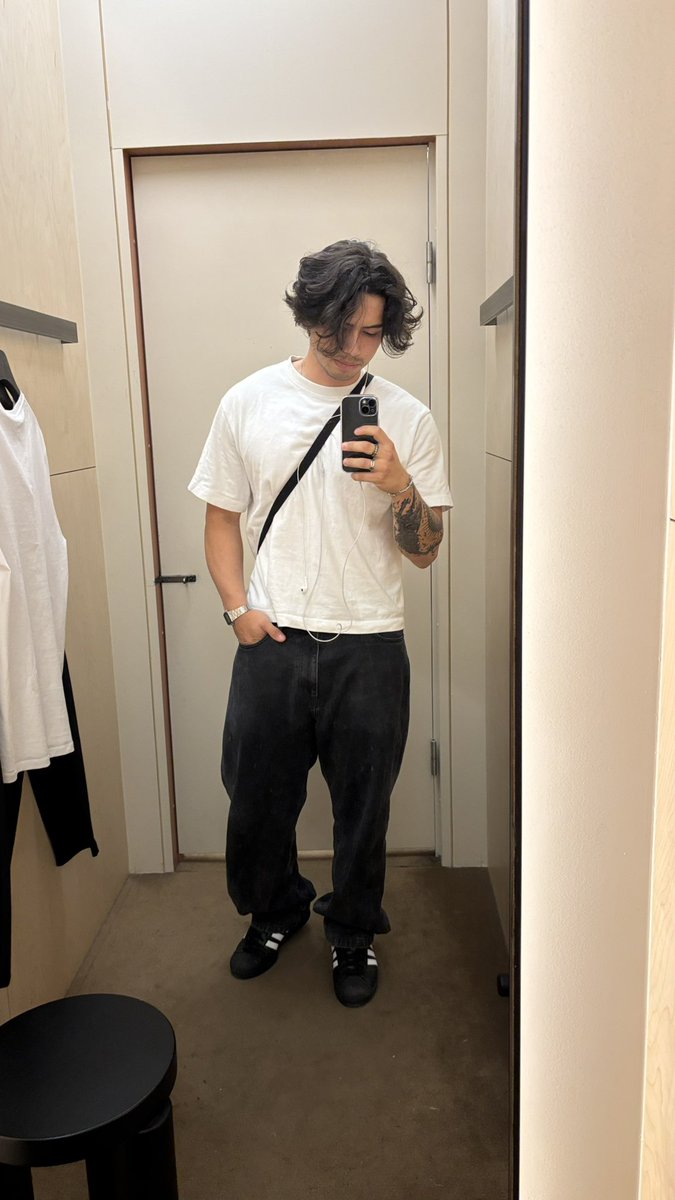 notklde's tweet photo. weirdo https://t.co/lOadJrGStZ