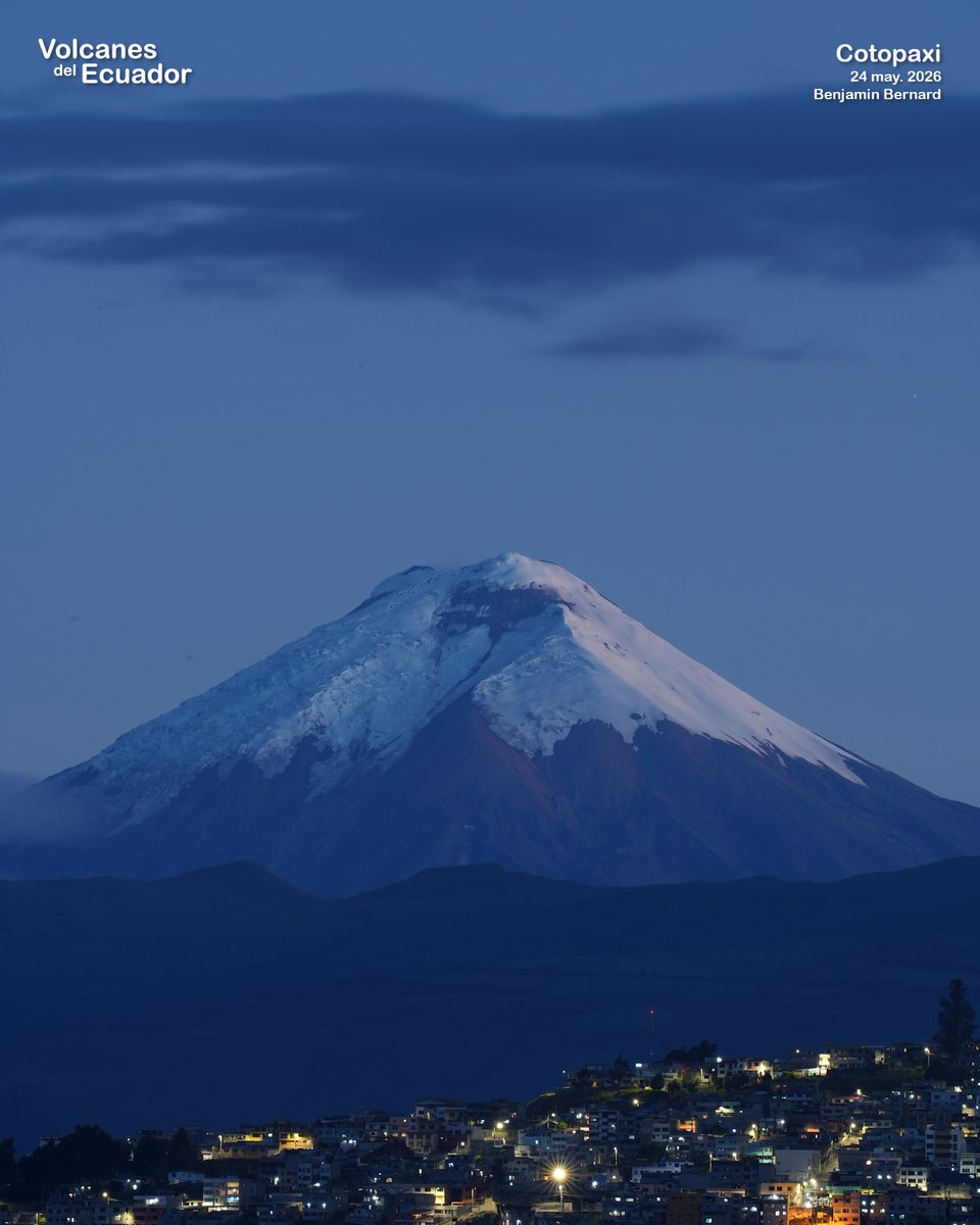 Volcan_Ecuador's tweet photo. Cuatro momentos, cuatro colores y una sola magia: el Cotopaxi al atardecer 🌋✨

1️⃣ Dorado
2️⃣ Rosa pastel
3️⃣ Violeta
4️⃣ Azul del anochecer
¿Cuál es tu favorita? 👇❤️
#Cotopaxi #Ecuador #Atardecer #VolcanCotopaxi #Naturaleza https://t.co/g6IsSHBkEk