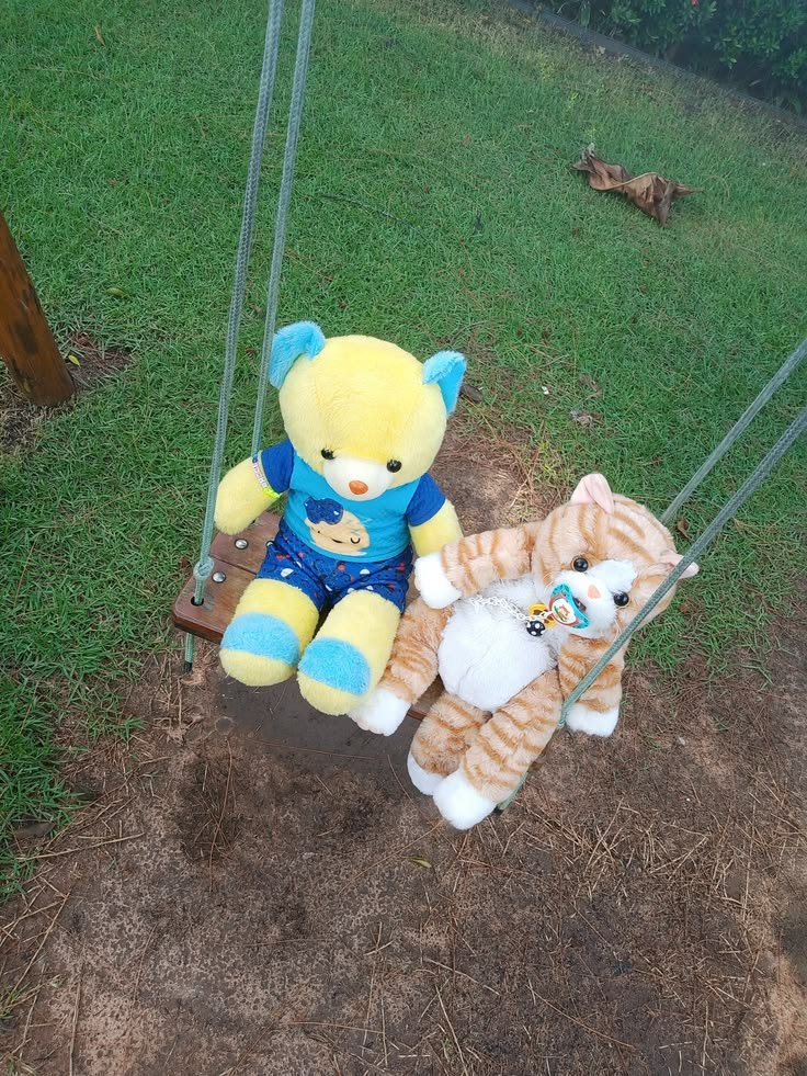 BabyElla420's tweet photo. Little who sometimes finds it easier to talk through their toys x carer who understands and talks to tiny's toys like they are real and to help them share big feelings 

"it's ok for Mr. Bear to feel scared tonight"
─ ⊹ ⊱ ⊰ ⊹ ─   
 #agere #ageregression #sfwagere #little https://t.co/jfLJGRgGMw