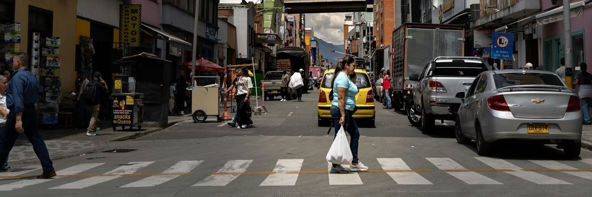 IngenieriaUCAB_'s tweet photo. Te invitamos a leer: "En Latinoamérica, las ciudades no están diseñadas para las mujeres cuidadoras", un artículo de la Ing. Civil Celia Herrera (@celiaherrera), directora del #CIDIUCAB, publicado en la plataforma web "The Conversation".

Haz clic aquí➡️https://t.co/oMsT9lbLPM https://t.co/7yLlLjQkHb