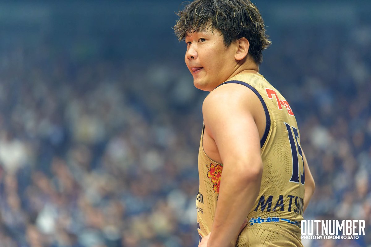 OUTNUMBER_oka's tweet photo. #Bリーグファイナル 終了直後の #琉球ゴールデンキングス の選手、ヘッドコーチの声

【#松脇圭志】

Q. お疲れ様でした。悔しい結果だったと思います。今の気持ちを教えてください。

A. 本当に何も考えられていないというか、この場所に戻ってきてから色々なことがあったのですが、本当に勝ちたいという思いが強かったです 。僕の中では3年連続で負けているので、「どうすればいいのか」という気持ちが大きいです。

Q. 40分通してなかなか琉球の時間帯が作れなかったというか、作れそうでいて、例えば馬場選手にねじ込まれたりといった展開に見えました。その辺りはどのように感じましたか？

A. セカンドチャンスや、ここで行けるという場面でやられることが多かったです。その部分で長崎さんの方が少し上手だったのかなと思います。

Q. 負けたとはいえファイナルの3戦、松脇選手はスターターとして、ディフェンス面で相手選手に対してすごくタフに守っていたと思います。そういった部分で長崎相手でもやれたという手応えは少し感じたりしますか？

A. やりきれたかなと思いつつ、止めるべき時に止めないといけなかったとも思っているので、もう少しできることはあったかなと思います。

▼続きはこちら▼
キングス、Bリーグ最後の準優勝 選手、ヘッドコーチの声 [2026.05.26] - OUTNUMBER WEB
https://t.co/phTBekH7q9

=====
OUTNUMBER LINE公式アカウント強化中‼️ぜひ登録お願いいたします🙇
▼LINE公式の登録はこちら▼
https://t.co/SSNe8XShf5