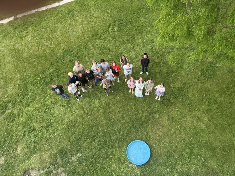 AGWSRCSD's tweet photo. 📈How many rubber bands does it take for Barbie to bungee jump 30 feet? 
The 8th graders collected data, graphed it and created a trend line to determine the amount of rubber bands needed. What a great way to celebrate the end of a fantastic school year! 🥳🎉 https://t.co/17aXKl9uy7