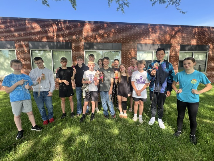 AGWSRCSD's tweet photo. 📈How many rubber bands does it take for Barbie to bungee jump 30 feet? 
The 8th graders collected data, graphed it and created a trend line to determine the amount of rubber bands needed. What a great way to celebrate the end of a fantastic school year! 🥳🎉 https://t.co/17aXKl9uy7