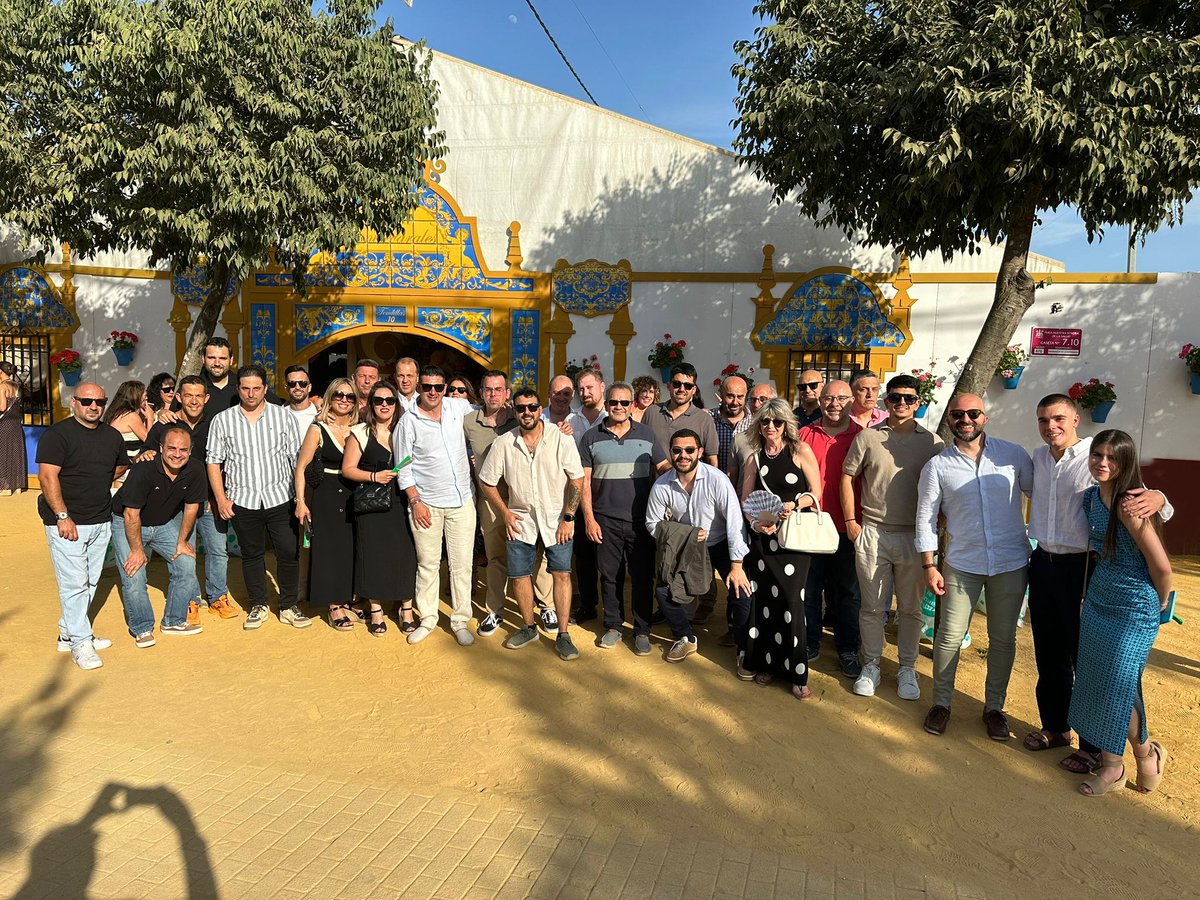 sixles_integral's tweet photo. Hoy celebramos algo más que una comida de empresa o una tarde de feria: celebramos el privilegio de caminar juntos. 💚⚓

En #SixlesSportDigital creemos en las personas, en el equipo y en crecer unidos. Porque los grandes proyectos se construyen juntos. 🚀

#FeriaDeCordoba https://t.co/GSAjfR9x6c