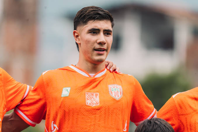 Reztre's tweet photo. La condición del Dep. Pereira🔴🟡 para que el delantero risaraldense Miguel Marulanda (hoy delantero del Envigado) llegara al cuadro matecaña era que llegara gratis, 0 acuerdos con Talentos Santa Rosa

Esos son los que “manejan” al Deportivo Pereira, una VERGÜENZA!!!😐 https://t.co/G1ZOBiVGiZ