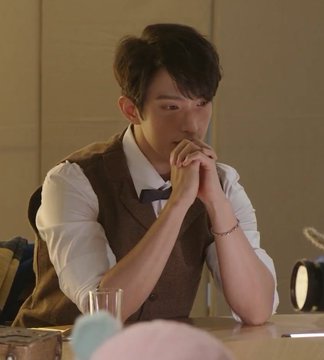 kyeompawed's tweet photo. he's actually so pretty it's insane https://t.co/nPyC35z5mi