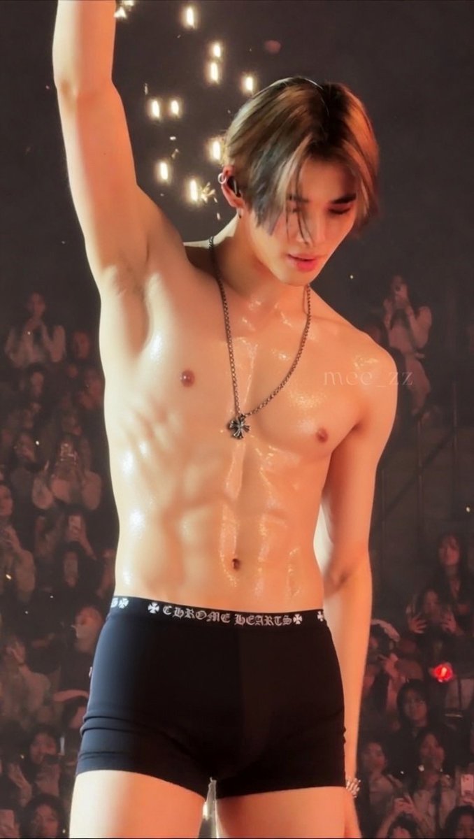 MaleKpopFakes's tweet photo. #Enhypen #Niki #fake #abs #AI https://t.co/XLQ7uAvT9k