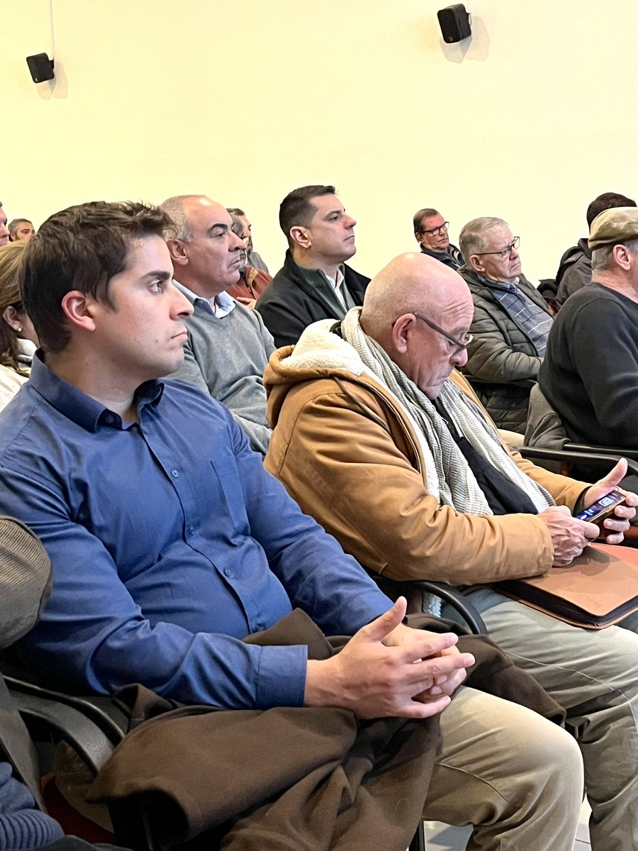 MevirOficial's tweet photo. Comenzamos la presentación de nuestros planes para la región Centro Norte (Tacuarembó, Rivera, este de Salto)

@AndresLimaFA https://t.co/vTgphl0eEw
