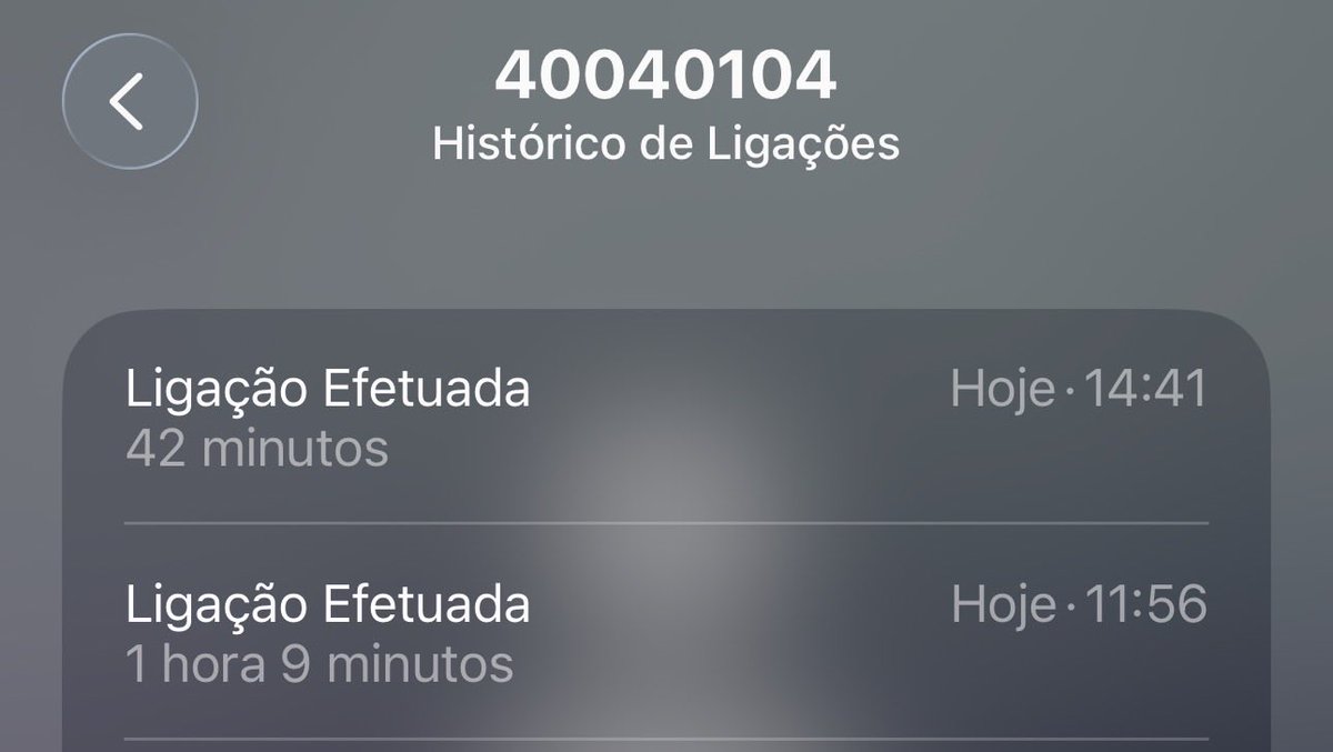 GabiBarbosaa's tweet photo. Passei o dia hoje tentando ligar na @Caixa pra resolver um problema no app do FGTS e simplesmente depois de 20, 40 e até 1h de espera os atendentes pedem um momento e DESLIGAM sem resolver. Só um me informou que era pra ligar pra outro número, onde também desligam. Impossível https://t.co/VE79gMq565