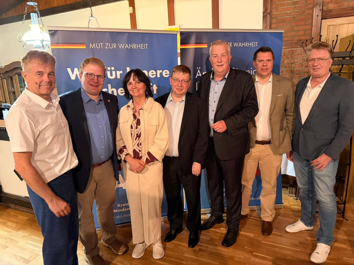 afdowl's tweet photo. Erfolgreicher Vortragsabend des AfD Kreisverbandes Minden-Lübbecke. Vielen Dank an Thomas Röckemann, Markus Wagner, Marion Baumgart, Jan Hendrik Schulz, Maik Klaus und den Bundestagsabgeordneten Hauke Finger.  #AfD https://t.co/lae7Gtlqe3