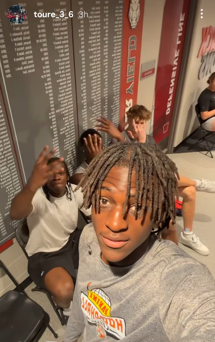 ARHoopScoop's tweet photo. Did ya know THE No. 1 RECRUITING CLASS in the NATION is on campus @ Arkansas right now?!!!!!

Four 5⭐️s ... Abdou Toure ... Jordan Smith, Jr. ... JJ Andrews ... Miikka Muurinen https://t.co/K2350JMs6Y